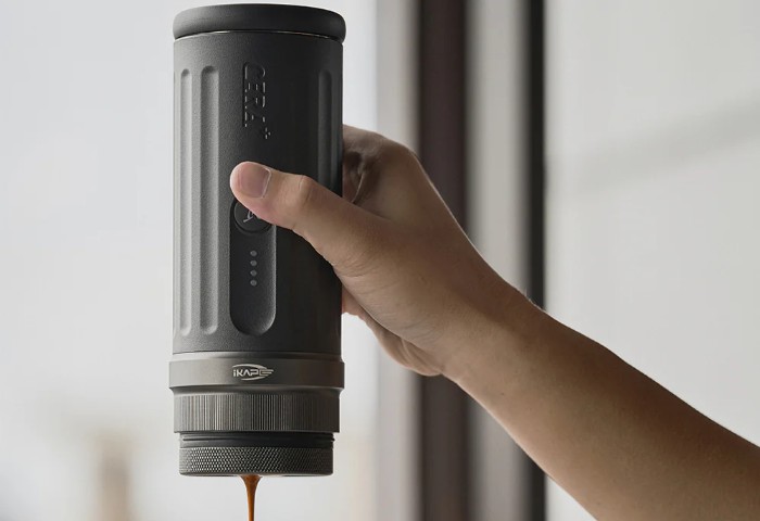 IKAPE review - KAPO K2 portable coffee maker extracting espresso